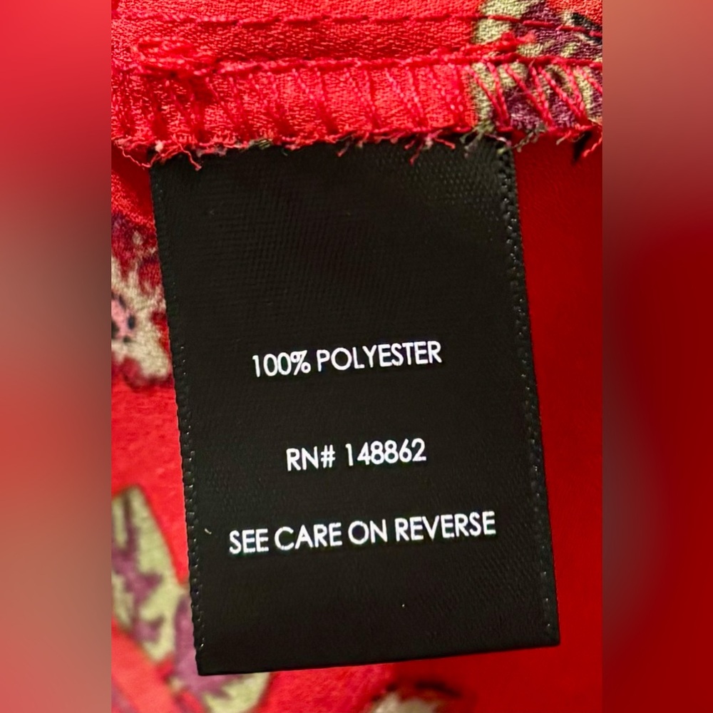 🌹 Torrid 6X Hi-Lo Red Floral Top - Picture 8 of 10